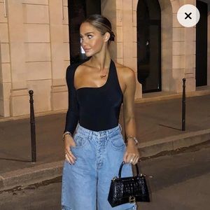 PrettyLittleThing Black one shoulder Asymmetric bodysuit NWT